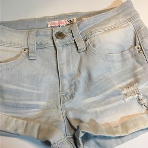 YMI Wannabetterbutt Mid Rise Shorts Size 3